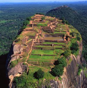 Suitcase and World: Lion Rock. Sigiriya.