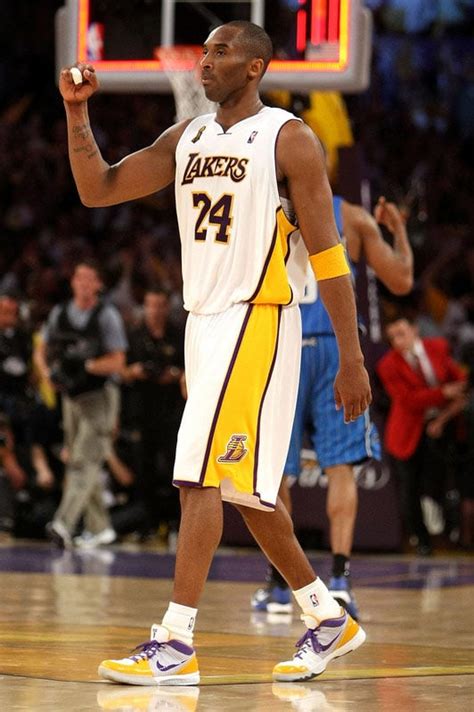 On Court: 2009 NBA Finals Game 2- SneakerFiles