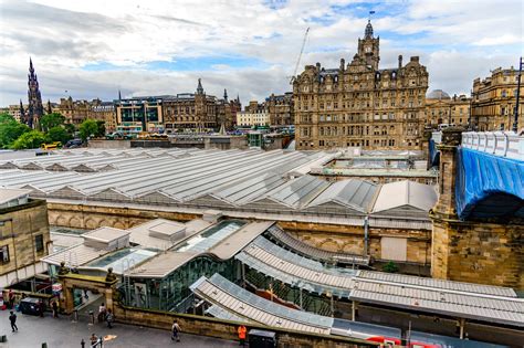 Waverley Train Station In Edinburgh - HooDoo Wallpaper