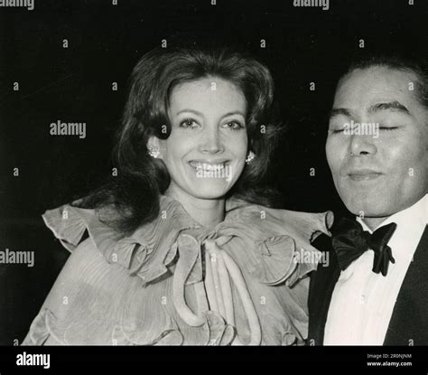 Actress gayle hunnicutt hi-res stock photography and images - Alamy