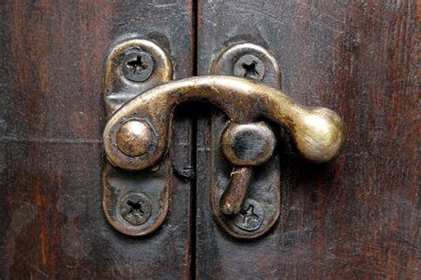 VIntage door lock | Impressions Agency