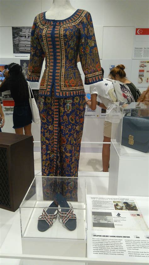 1960s: Singapore Airlines Kebaya Uniform Designed by Pierre Balmain ...