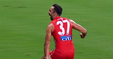 Adam Goodes dances | Round nine, 2015