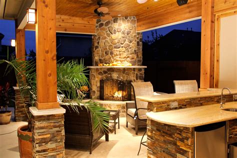 25 Of the Hottest Outdoor Kitchen and Fireplace Ideas - Home Decoration ...