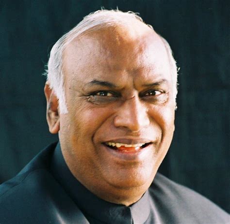 Congress picks Kharge as its leader in Lok Sabha - News