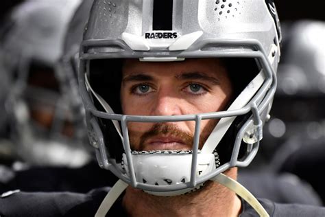 Derek Carr Wears Eyeliner? Breaking Down the Internet Rumor