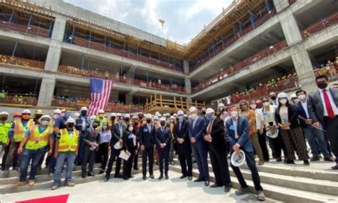 Ceremonia de finalización de la estructura del edificio de la Nueva ...