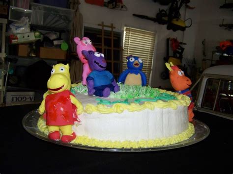 Backyardigans Cake - CakeCentral.com