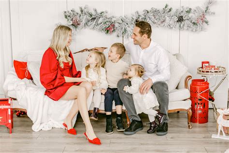 4 Reasons Why Toronto Christmas Family Photos are a Must this Year ...