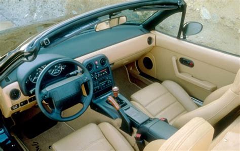 1990 Mazda MX-5 Miata VINs, Configurations, MSRP & Specs - AutoDetective