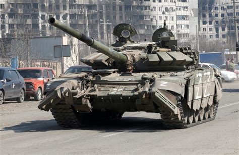 Russia-Ukraine war: Sanctions cripple Russia's tank production - GUR ...