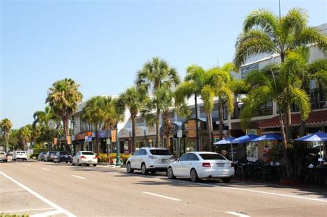 St. Armands Circle stores | Must Do Visitor Guides