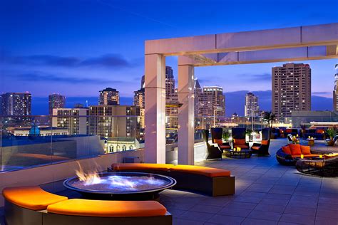 Best rooftop bars and oceanside drinks in Los Angeles