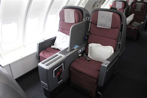 Review: Qantas 747-400 Business Class from Hong Kong to Sydney - Live ...