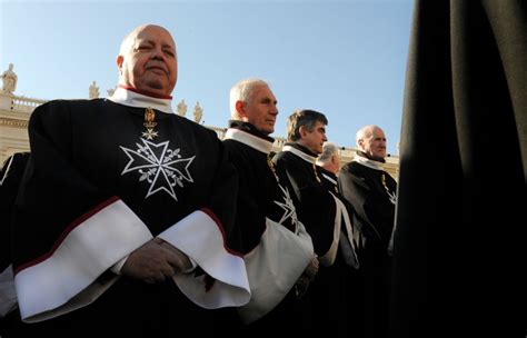 Nobles out: Pope dissolves Knights of Malta leadership to reform ...