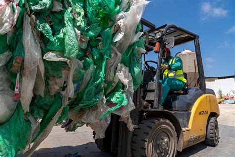 A future in recycling: from street waste collector to entrepreneur