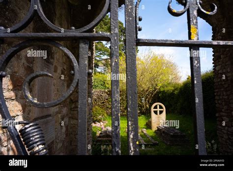 Burial spot of the 3rd Baron Montagu of Beaulieu in the ruins of ...