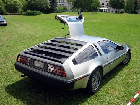 File:Delorean dmc12 rear.jpg - Wikipedia