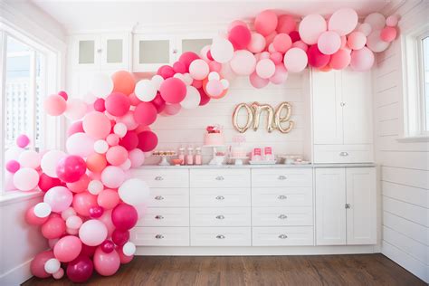 Easy DIY Balloon Arch Tutorial (Without Chicken Wire) – Priscilla Locke