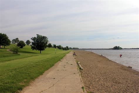 Shoreline at Buck Creek State Park image - Free stock photo - Public ...