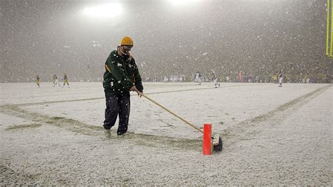 Packers need help shoveling snow in Lambeau Field stands | NFL ...