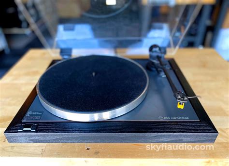 Linn Axis Turntable with Audio-Technica Cartridge - Serviced