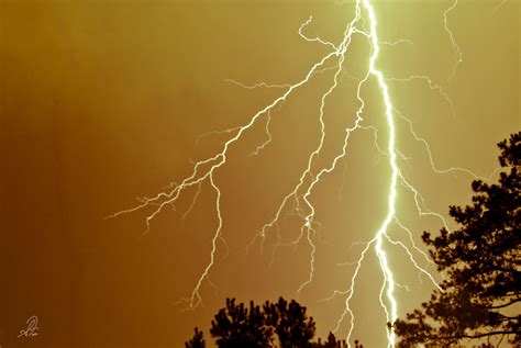 What Does Yellow Lightning Mean - Kreative Ideen Heimtextilien