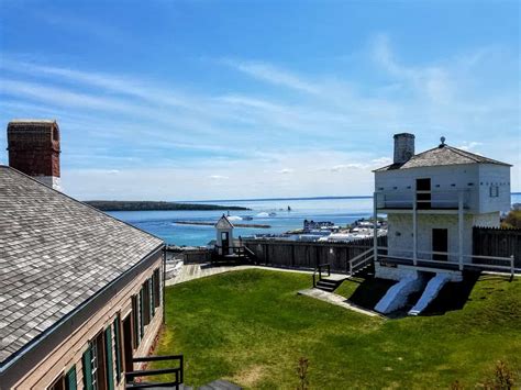 Fort Mackinac: Michigan's Former Gateway - The Awesome Mitten