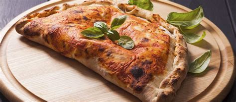 Calzone Pizza | Traditional Pizza From Naples, Italy