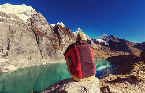 Premium Photo | Hiking scene in cordillera mountains, peru