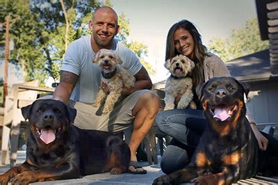 Athletes for Animals » James Laurinaitis