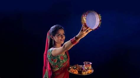 Karwa Chauth Puja Vidhi | करवा चौथ पूजा विधि | Karwa Chauth Me Kaise ...