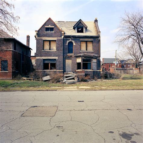 100 Abandoned Houses