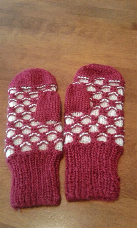 Pin on newfie mittens