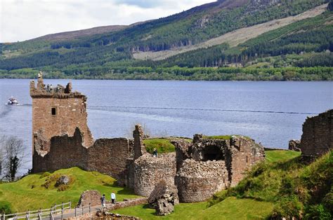 The Olive Journey: A Picturesque Ruin - Urquhart Castle, Highland, Scotland