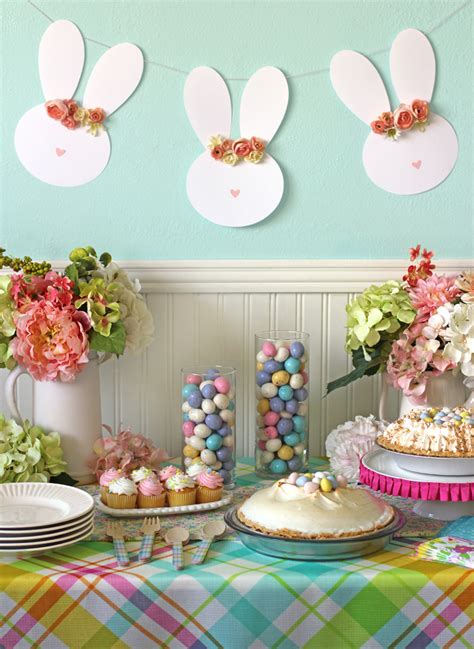 Easy Easter Table Decor and a Floral Crown Easter Bunny Garland