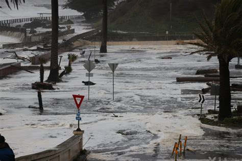 Calif. storm updates: Massive waves batter Santa Cruz's West Cliff Dr.