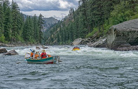 Salmon River Rafting – OARS