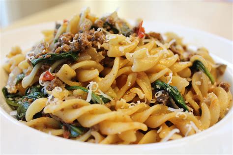 Fusilli Pasta with Spinach Tomatoes and Mushrooms • Hip Foodie Mom