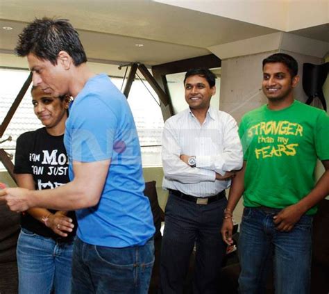 SRK meets his fans