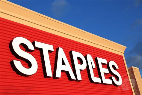 Staples | Michael Geczi