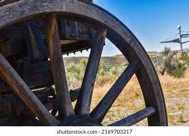 130 1800s Wagon Images, Stock Photos, 3D objects, & Vectors | Shutterstock