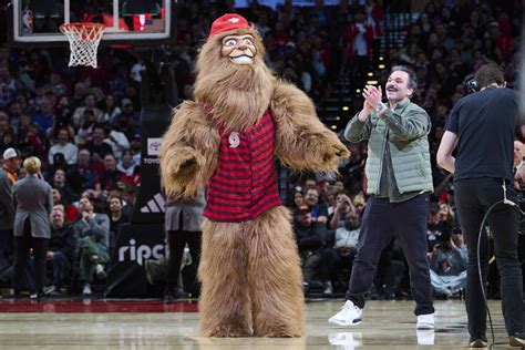 Portland Trail Blazers Introduce New Team Mascot, 'Douglas Fur ...