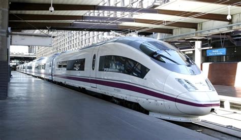 Renfe lanzará un AVE ‘low cost’ entre Barcelona y Madrid