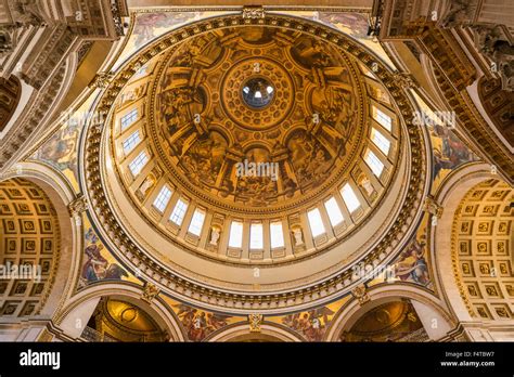 Dome st pauls inside hi-res stock photography and images - Alamy