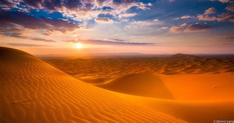 Erg Chebbi Sahara | Desert sunrise, Desert background, Sunset wallpaper