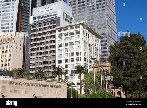 Sydney Conservatorium of Music and city centre office buildings in the ...