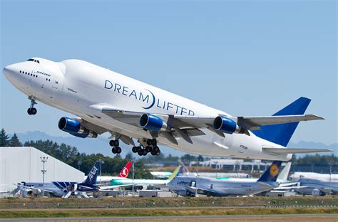 Boeing 747 Dreamlifter During Takeoff | Aircraft Wallpapers Galleries