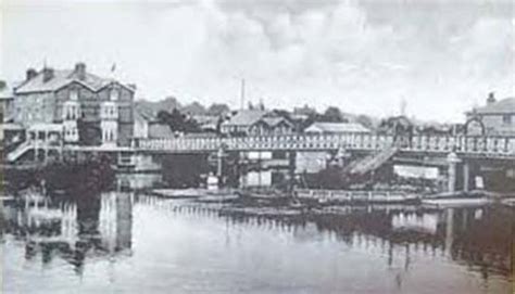 Caversham Bridge - WHERE THAMES SMOOTH WATERS GLIDE