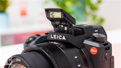 Leica V-Lux 5 Review | PCMag